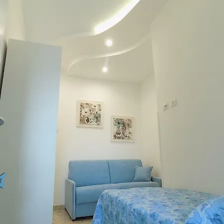 Todisco Holiday House *
