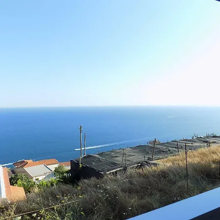 Todisco Holiday House *